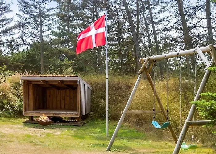 Semesterbostad 4 Star In *